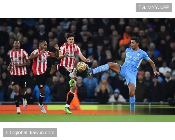 布伦特福德进攻组织受损 达姆斯高缺席可能影响前场配合流畅度